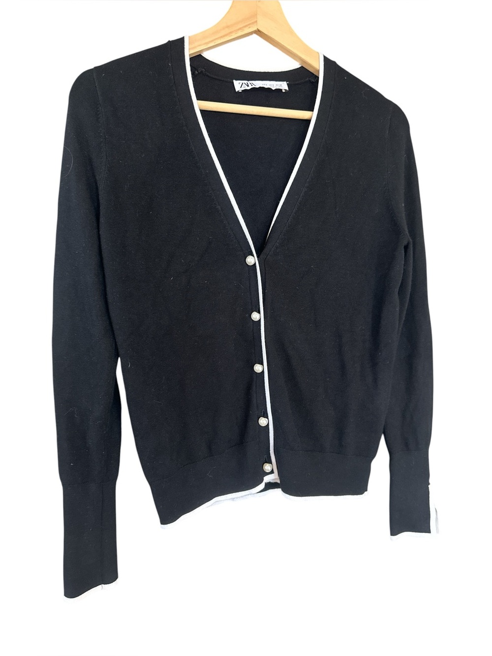 Zara Contrasting Pearl Button Knit Cardigan Sweater in Black - Picture 6 of 11
